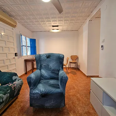 Casita Azul Muy Cerca Del Mar Oliva